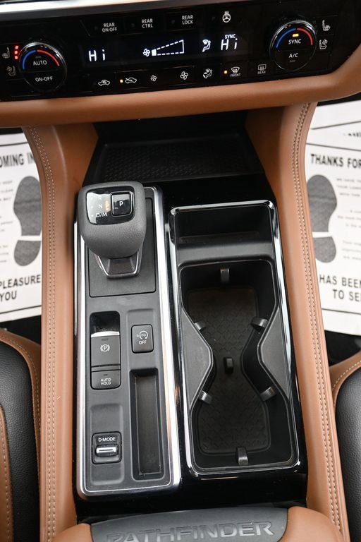 Used 2024 Nissan Pathfinder Platinum w/ Cargo Package image 23