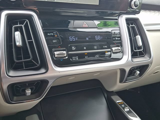 Used 2023 Kia Sorento EX AWD/4WD image 16