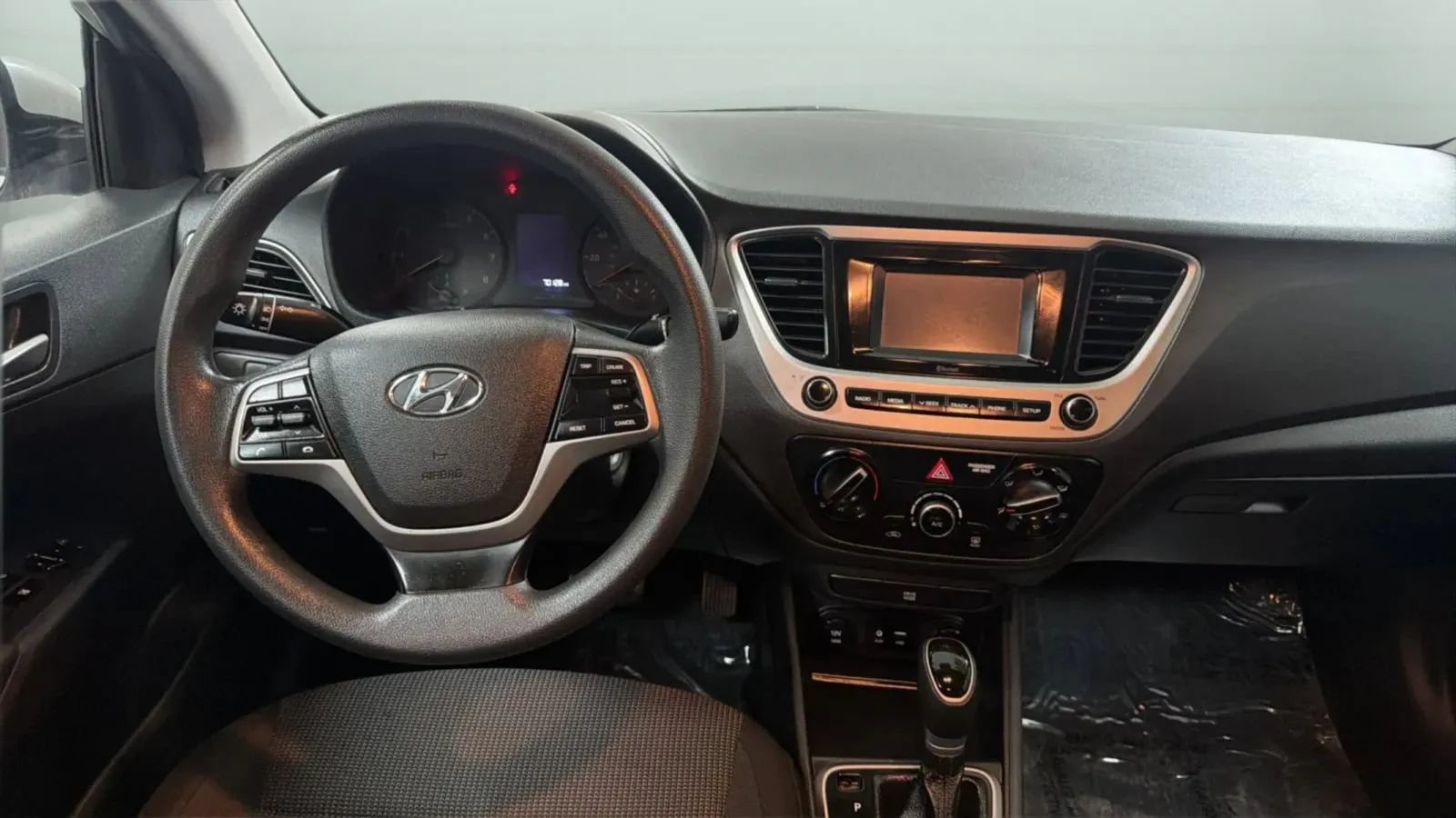 Used 2020 Hyundai Accent SE w/ Cargo Package FWD image 10