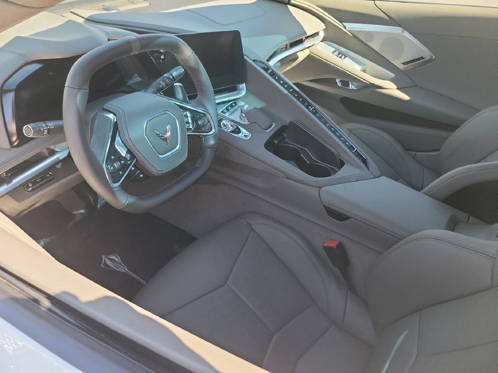 Used 2025 Chevrolet Corvette Stingray Premium Cpe RWD image 10