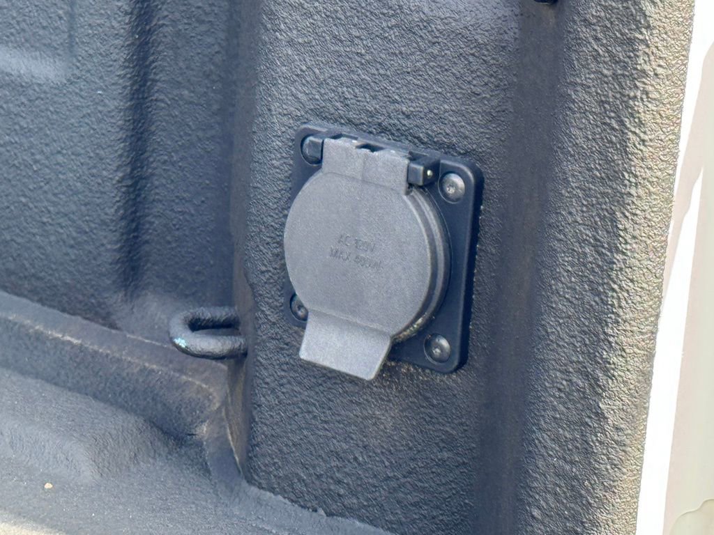 Used 2023 Chevrolet Silverado 1500 Custom image 21