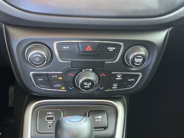 Used 2020 Jeep Compass Latitude FWD image 31