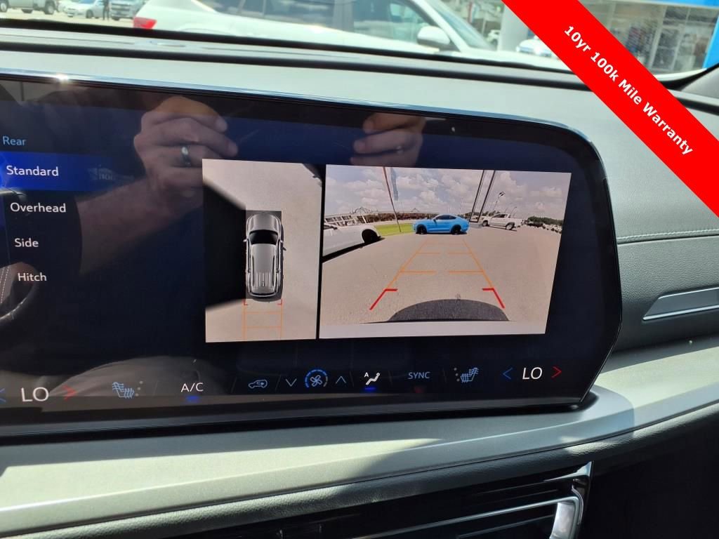 New 2025 Chevrolet Traverse LT w/ Driver Confidence Package image 19