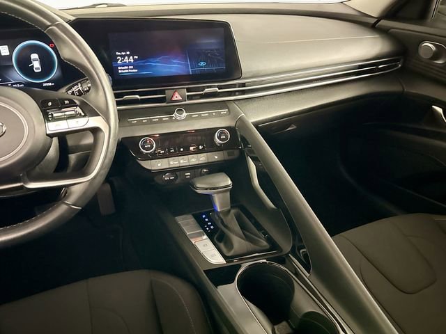 Used 2023 Hyundai Elantra SEL w/ Convenience Package FWD image 12