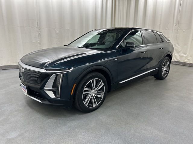Used 2024 Cadillac Lyriq Luxury image 2