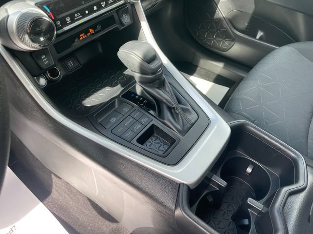 Used 2025 Toyota RAV4 XLE AWD/4WD image 25