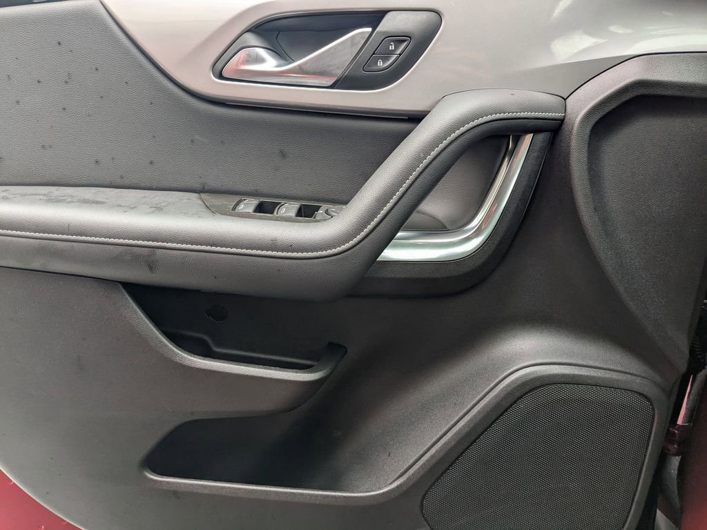 Used 2025 Chevrolet Blazer LT image 11