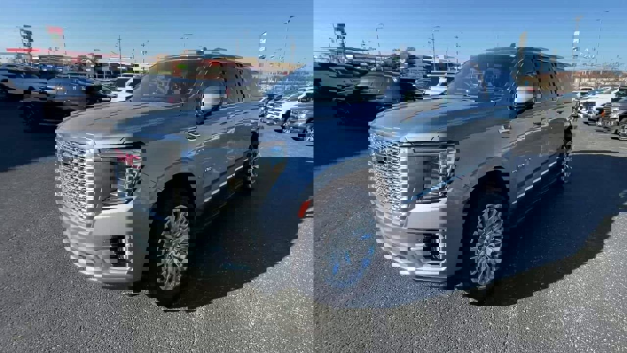 Certified 2023 GMC Yukon XL Denali image 5