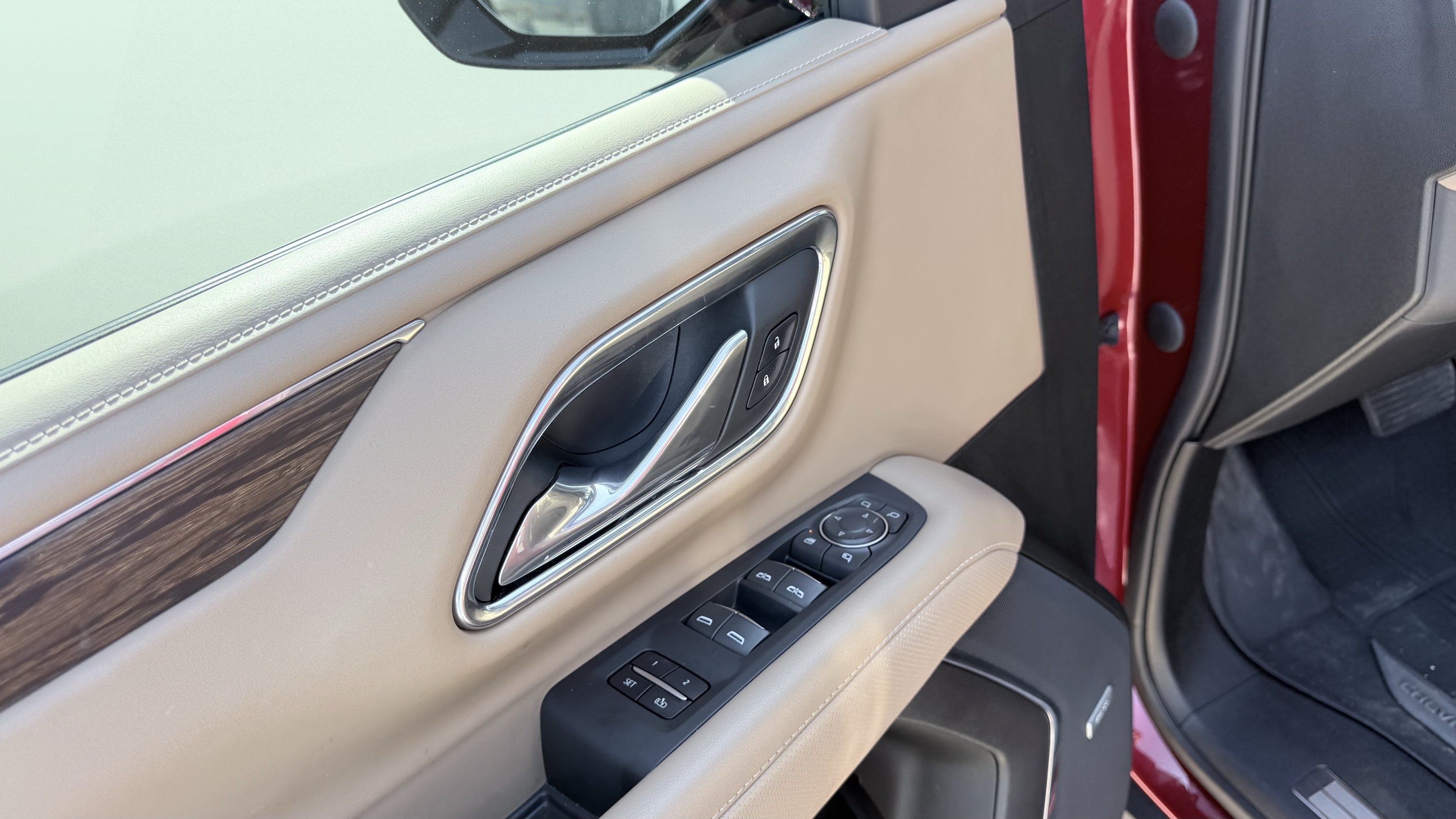 Used 2023 Chevrolet Tahoe Premier w/ Premium Package RWD image 22