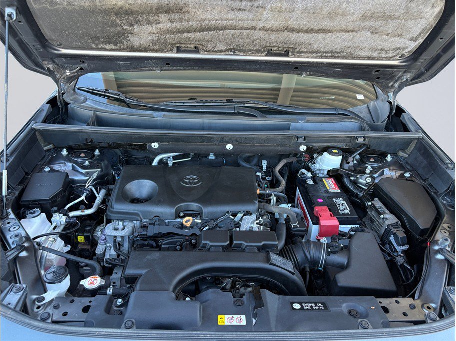 Used 2021 Toyota RAV4 XLE AWD/4WD image 6