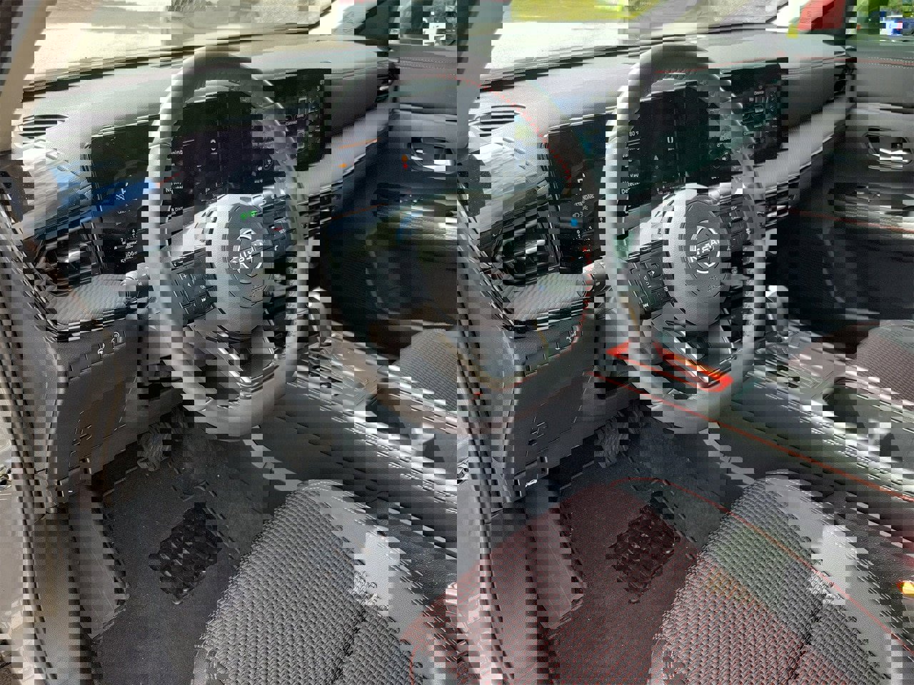 Used 2025 Nissan Kicks SR image 15