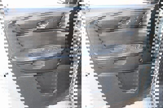 Used 2015 GMC Acadia SLE image 20