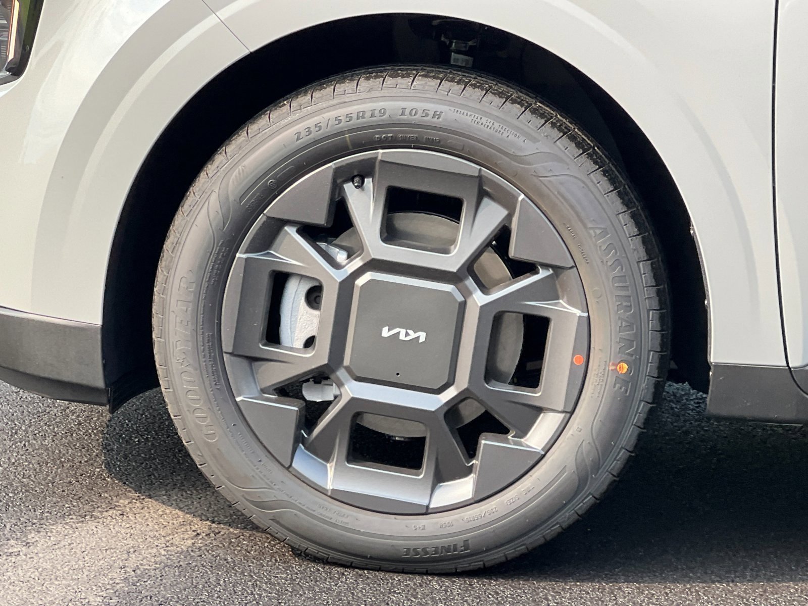New 2026 Kia Carnival EX image 27