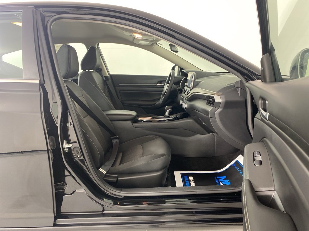 Used 2024 Nissan Altima 2.5 SV image 36