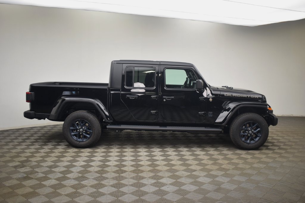 New 2026 Jeep Gladiator Sport AWD/4WD image 4