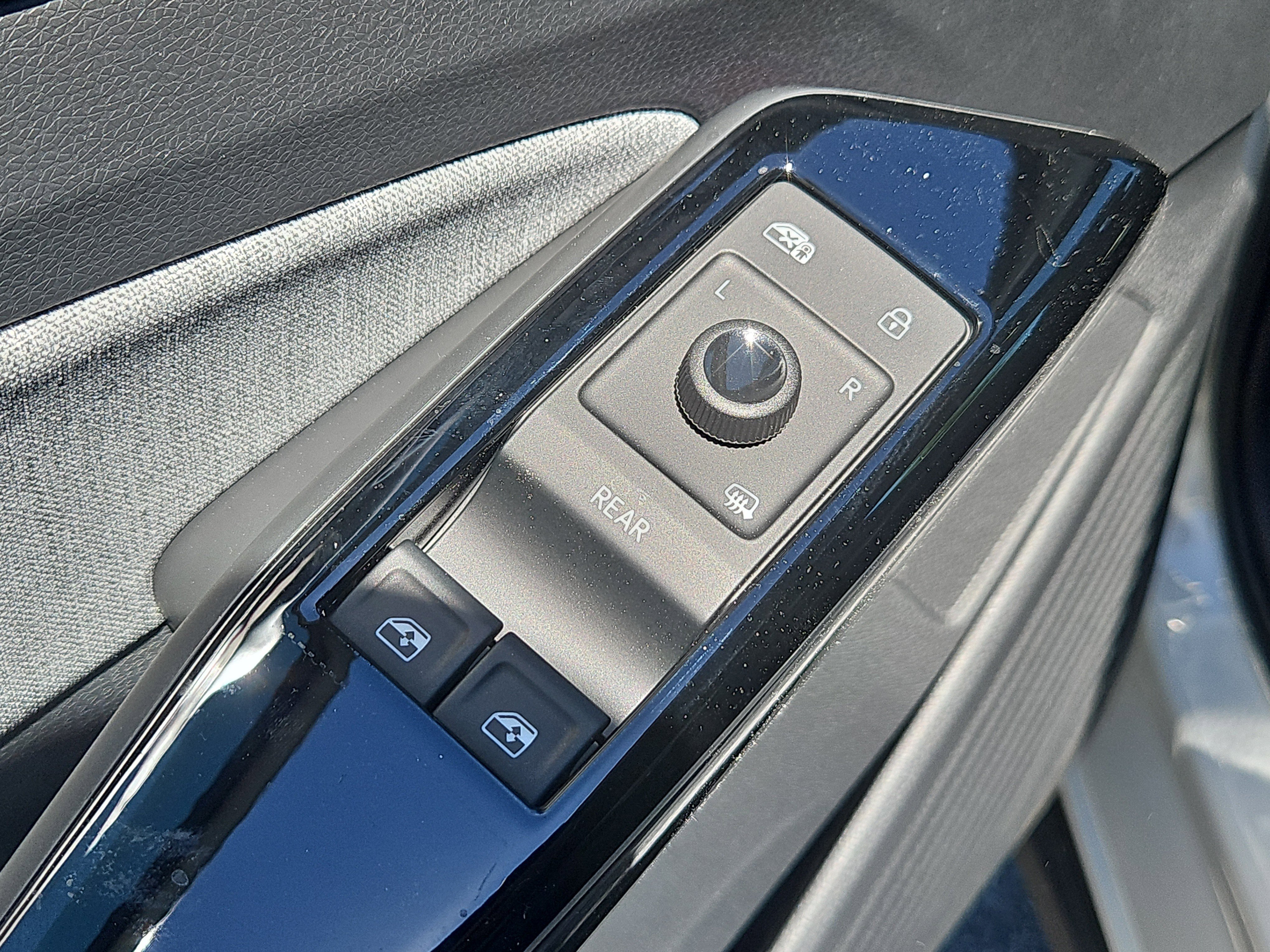 New 2026 Volkswagen ID.4 Pro AWD/4WD image 5