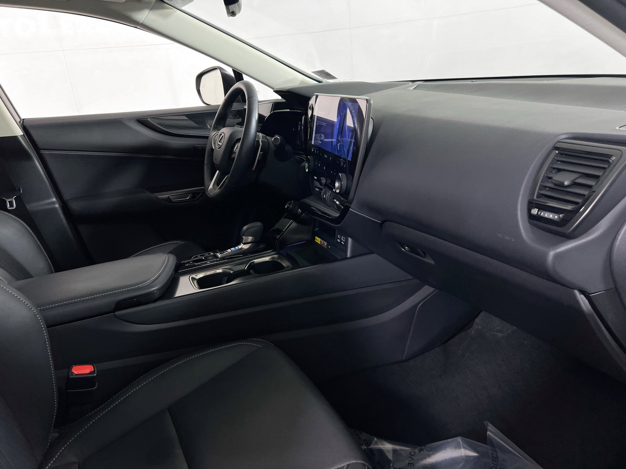 Used 2022 Lexus NX 350h AWD image 28