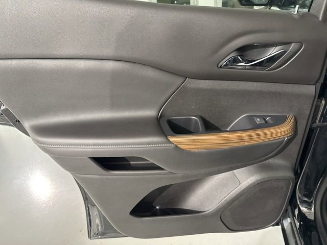 Used 2022 GMC Acadia SLE image 18