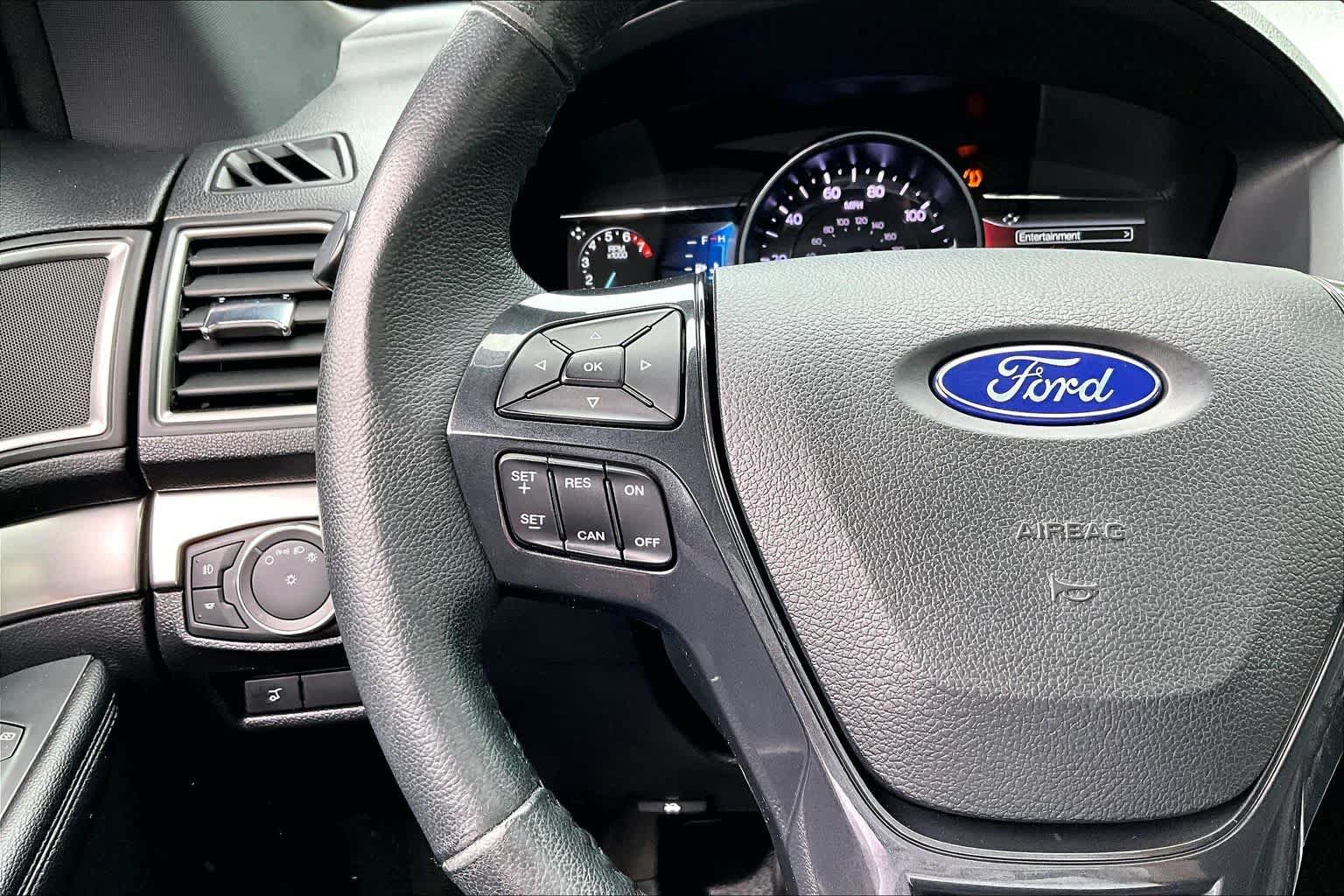 Used 2018 Ford Explorer XLT w/ Equipment Group 202A AWD/4WD image 24