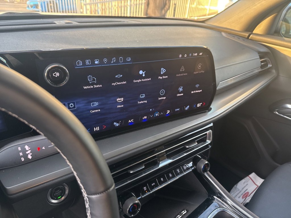 Used 2025 Chevrolet Traverse LT image 14