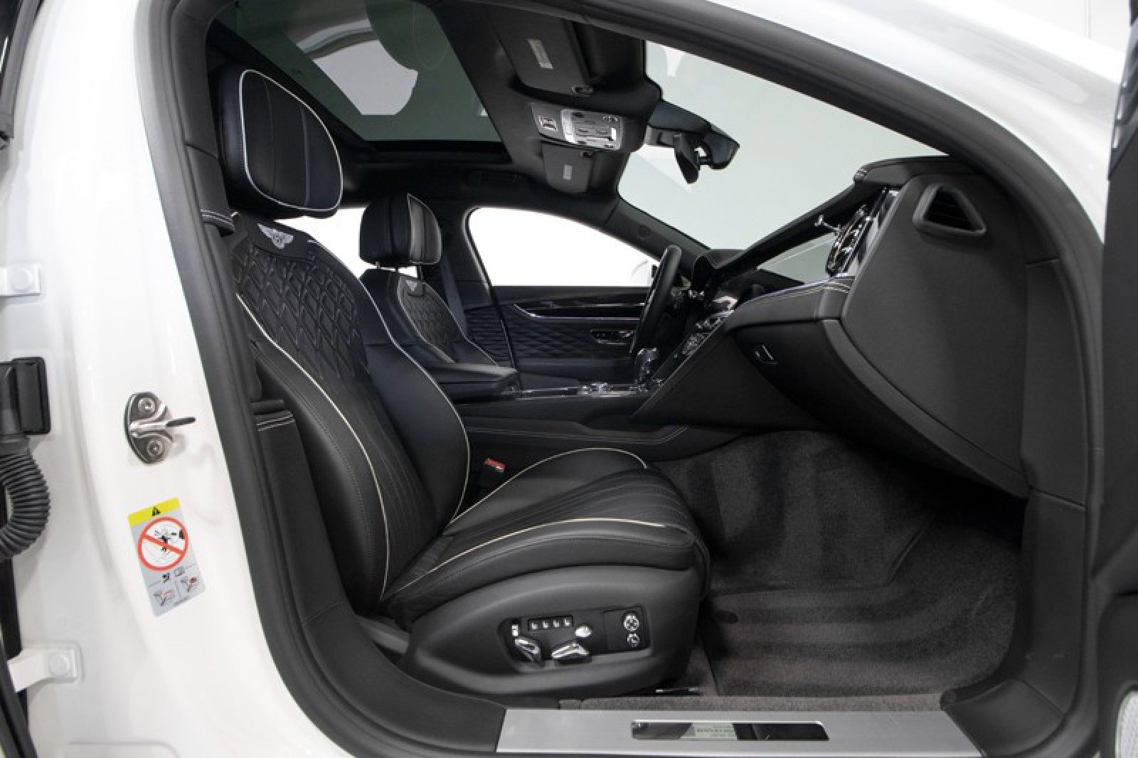 Used 2021 Bentley Flying Spur V8 image 52
