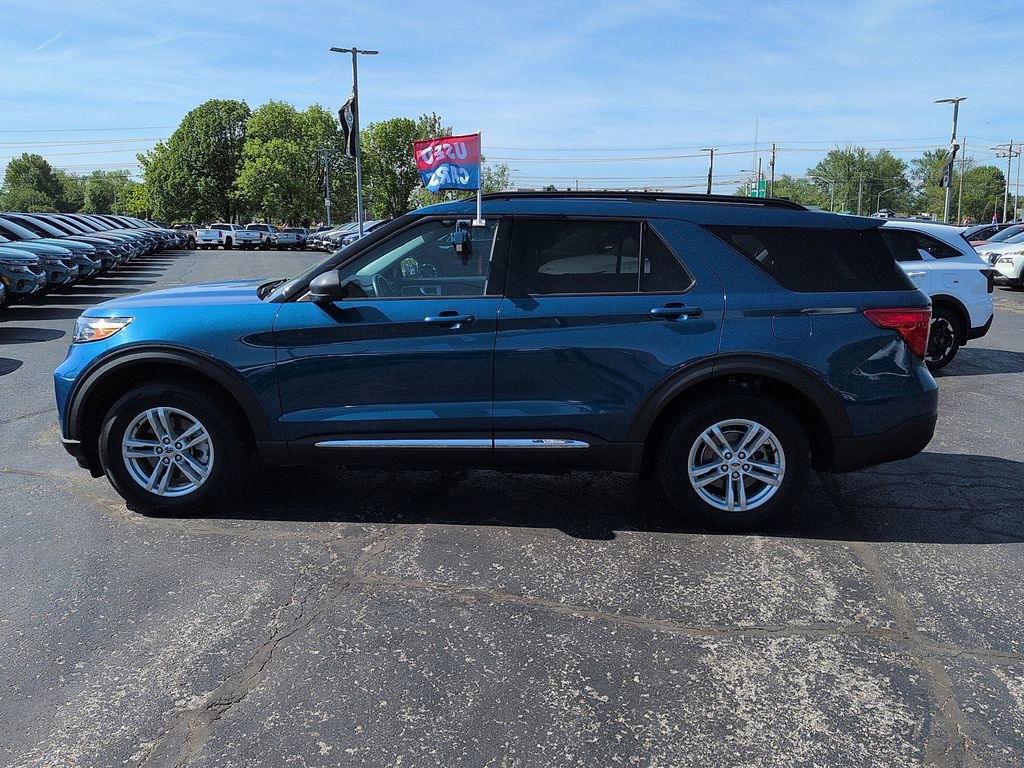 Used 2021 Ford Explorer XLT w/ Equipment Group 202A AWD/4WD image 4