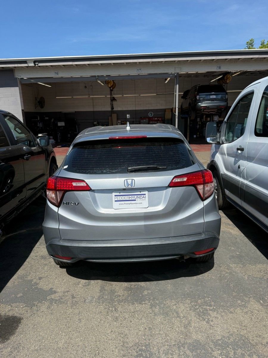 Used 2017 Honda HR-V LX image 5