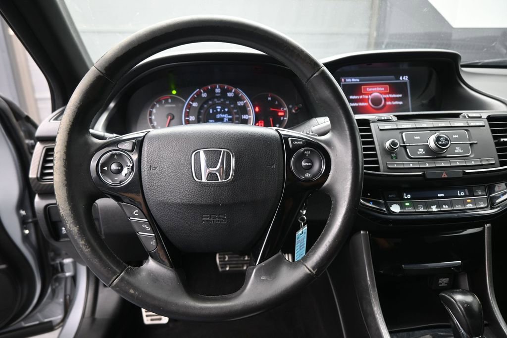 Used 2017 Honda Accord Sport image 7