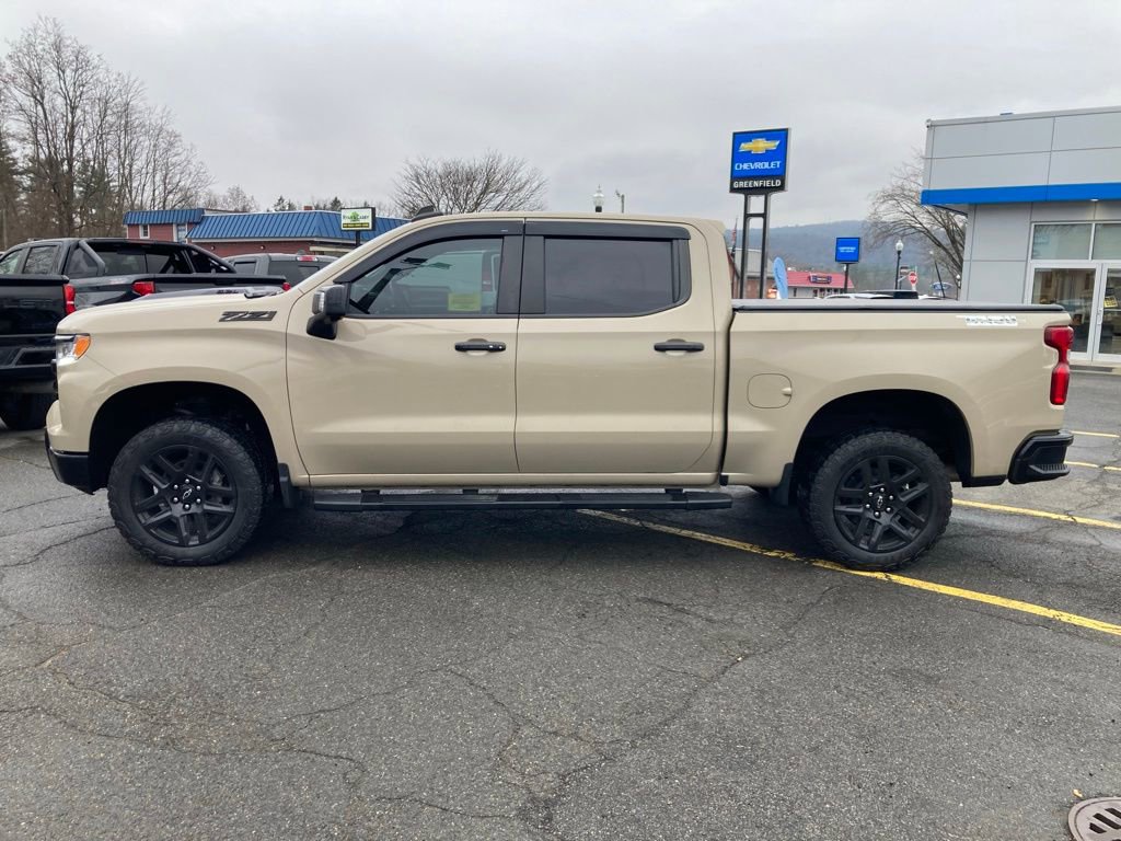 Used 2022 Chevrolet Silverado 1500 LT Trail Boss w/ LT Trail Boss Premium Package AWD/4WD image 4