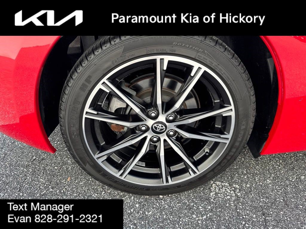 Used 2017 Toyota 86 RWD image 8