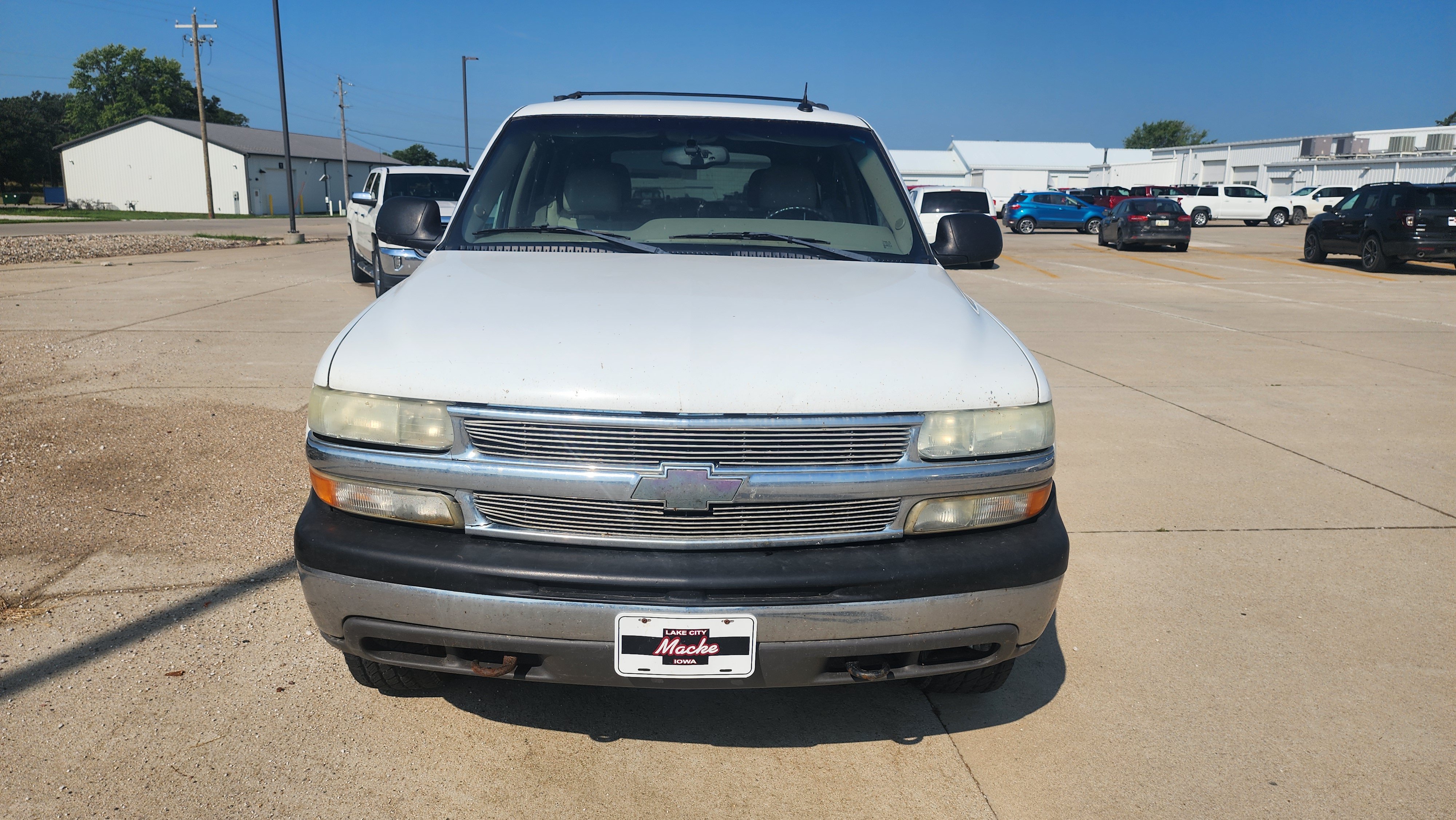 Used 2004 Chevrolet Tahoe LS w/ Preferred Equipment Group AWD/4WD image 2