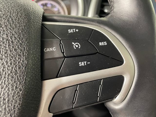 Used 2018 Jeep Cherokee Latitude Plus w/ Cold Weather Group image 11