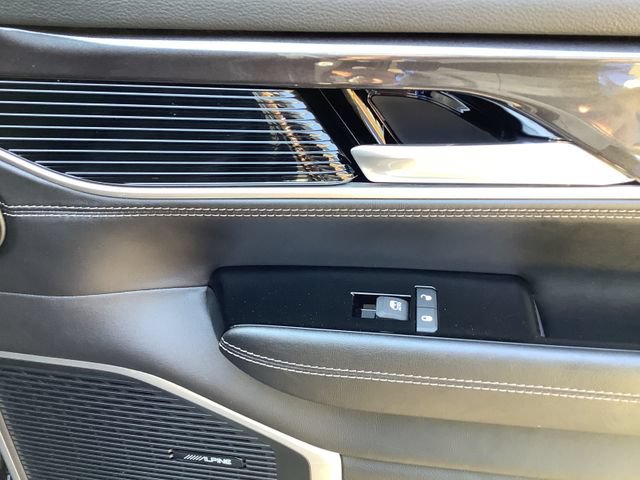 Used 2024 Jeep Wagoneer L 4WD w/ Premium Group I image 44