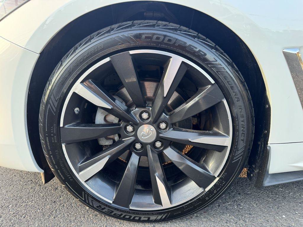 Used 2017 INFINITI Q60 3.0t w/ Premium Plus Package 3.0T AWD/4WD image 9