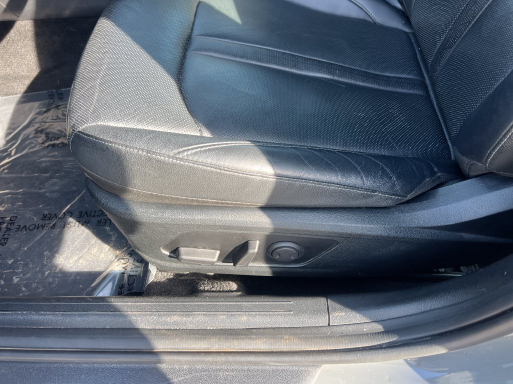 Used 2022 Hyundai Sonata Limited w/ Preferred Accessory Package FWD image 10