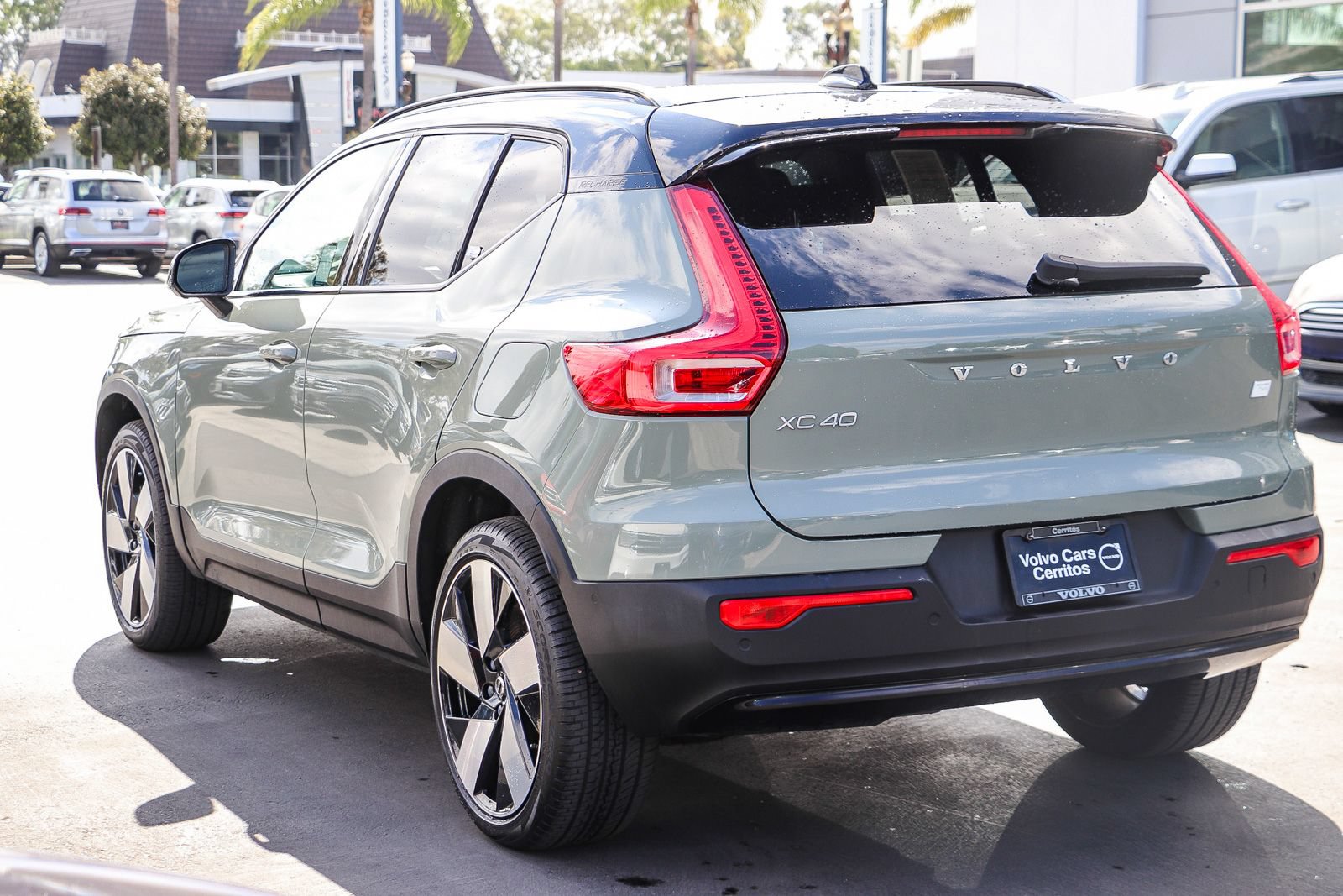 Used 2023 Volvo XC40 Recharge Ultimate AWD/4WD image 8