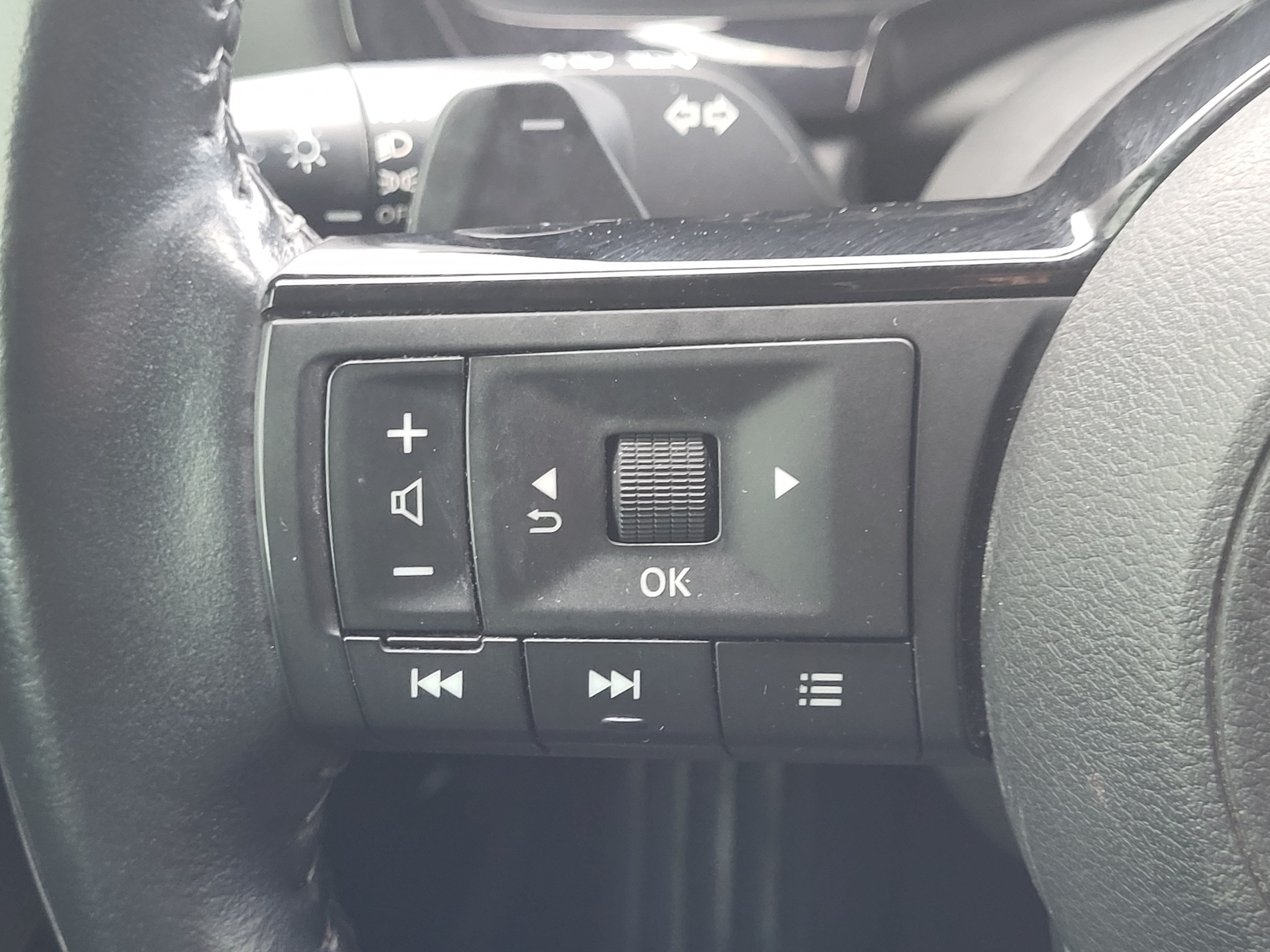 Certified 2023 Nissan Pathfinder SL AWD/4WD image 26