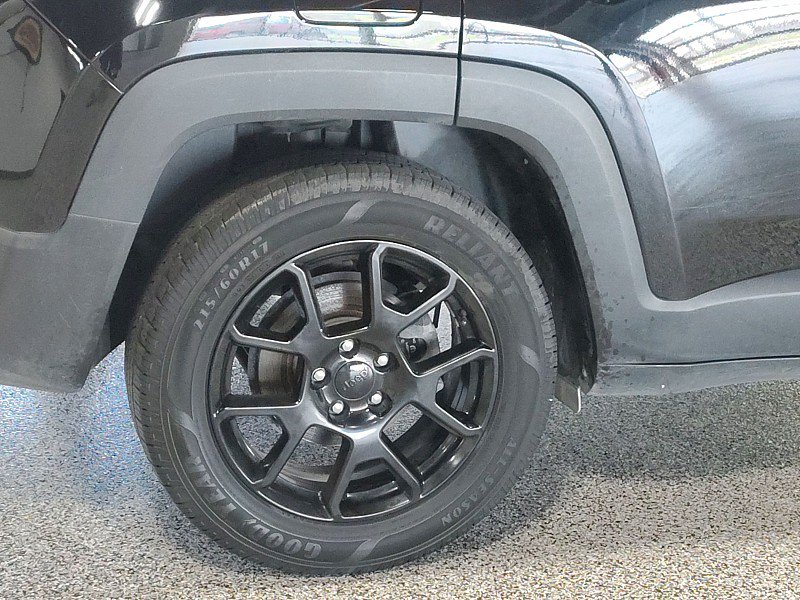 Used 2019 Jeep Renegade Altitude w/ Quick Order Package 2XM FWD image 24