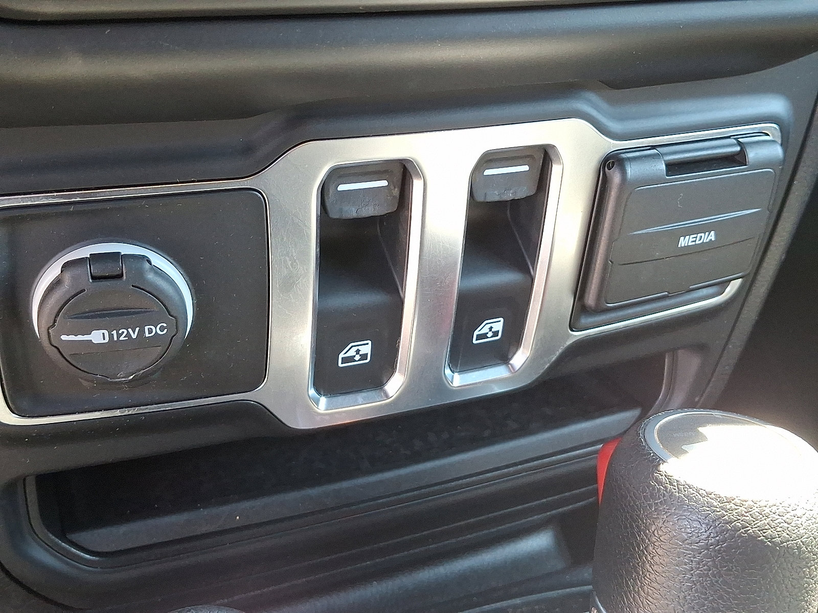 Used 2021 Jeep Wrangler Sport image 27