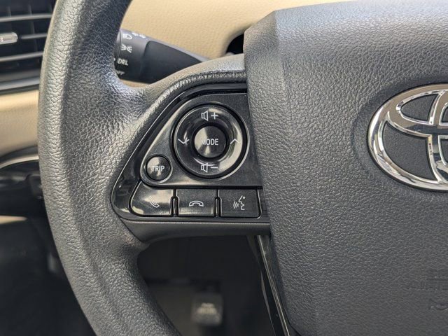 Used 2022 Toyota Prius LE image 21