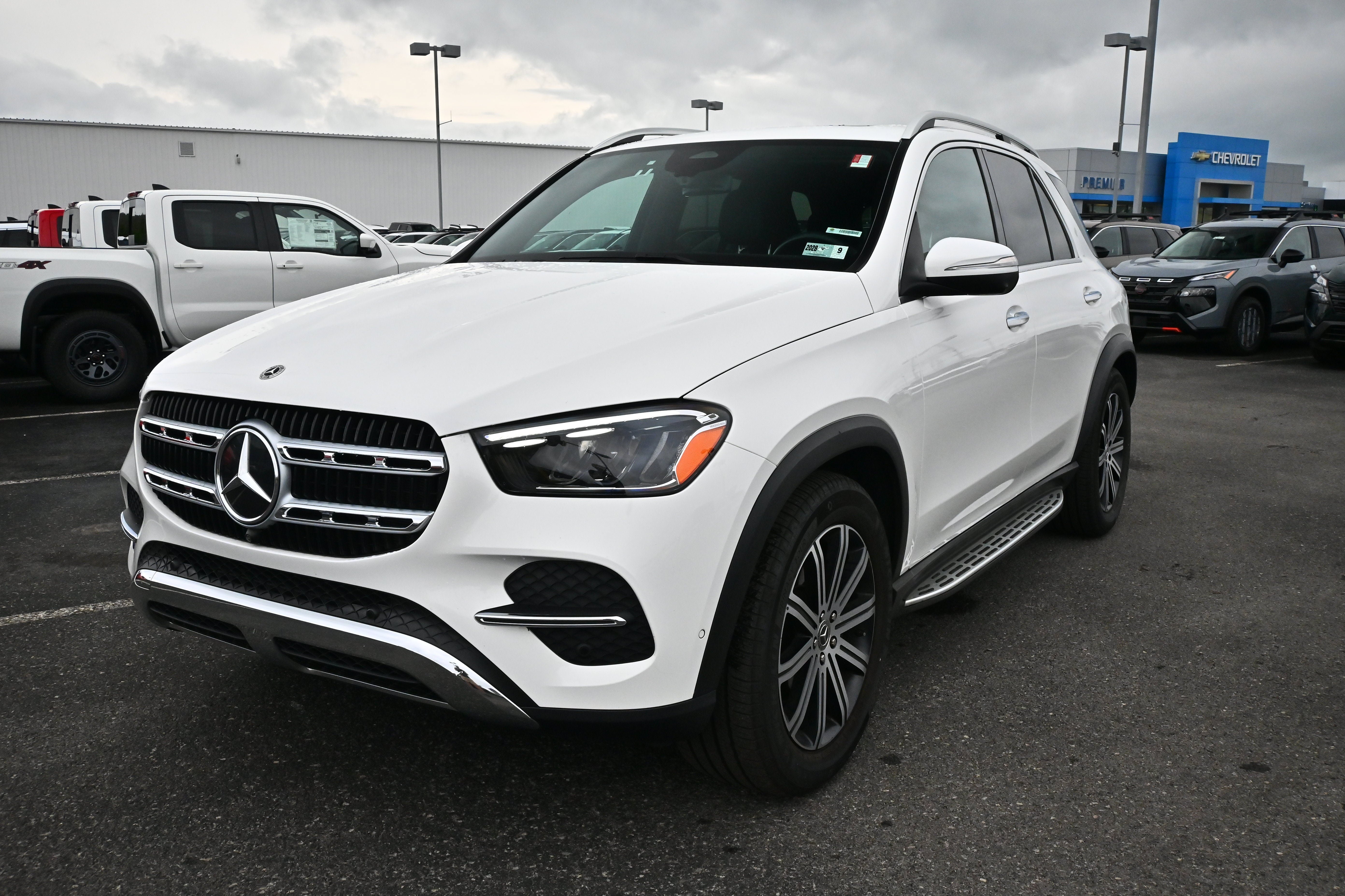 Used 2026 Mercedes-Benz GLE 350 4MATIC w/ Winter Package image 4