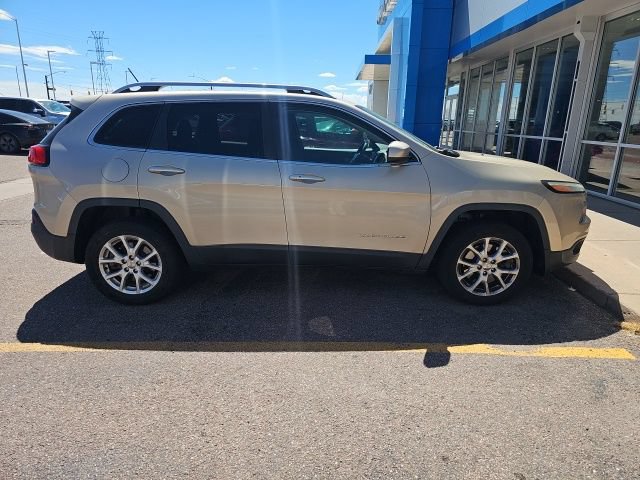 Used 2014 Jeep Cherokee Latitude w/ Comfort/Convenience Group AWD/4WD image 2