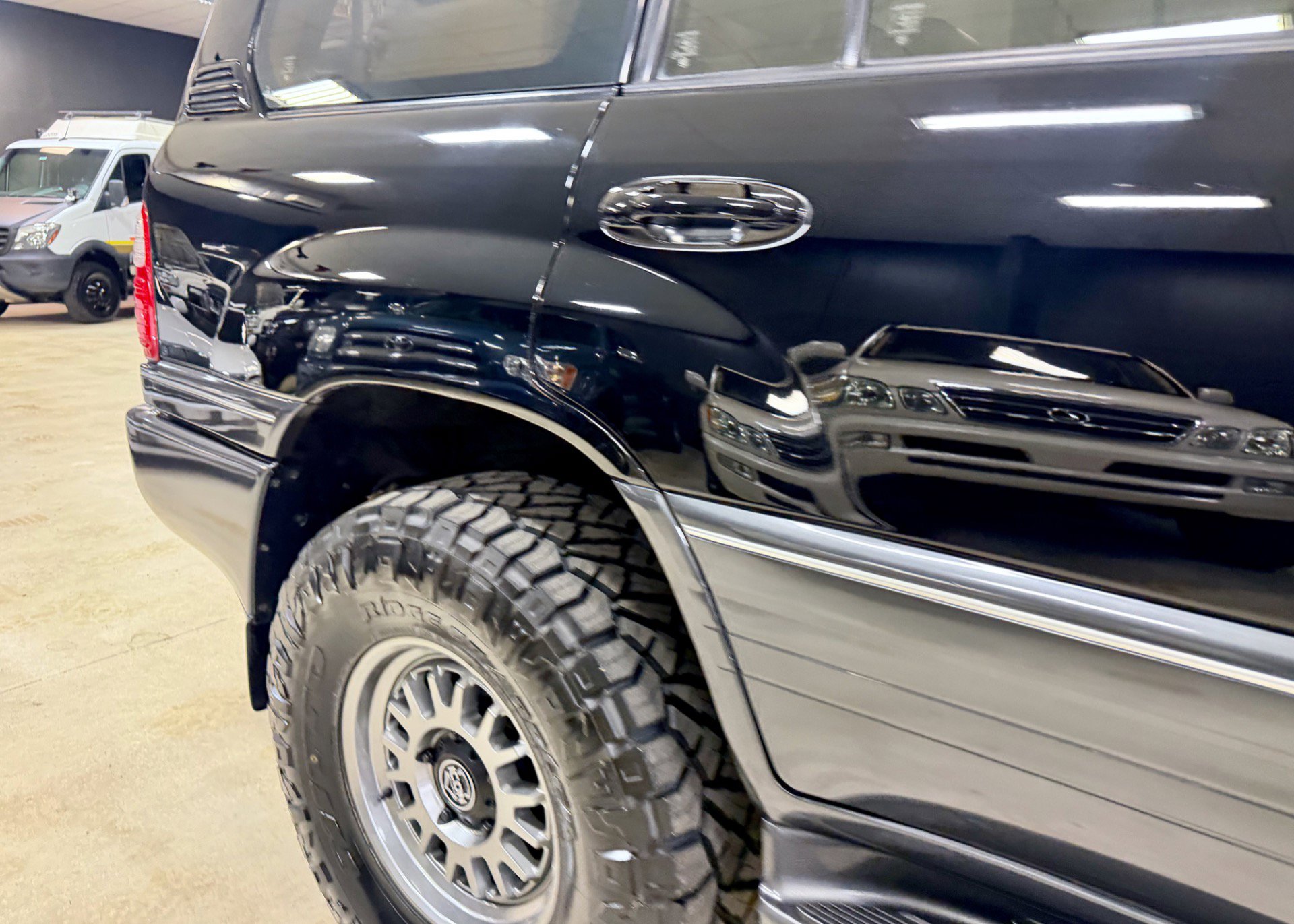 Used 2003 Lexus LX 470 4WD image 9