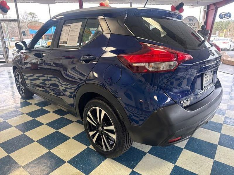 Used 2019 Nissan Kicks SV FWD image 5