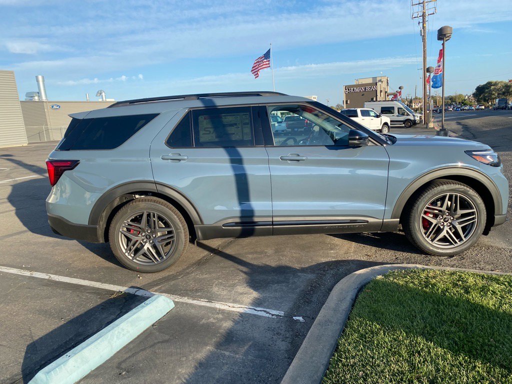 New 2025 Ford Explorer ST image 10