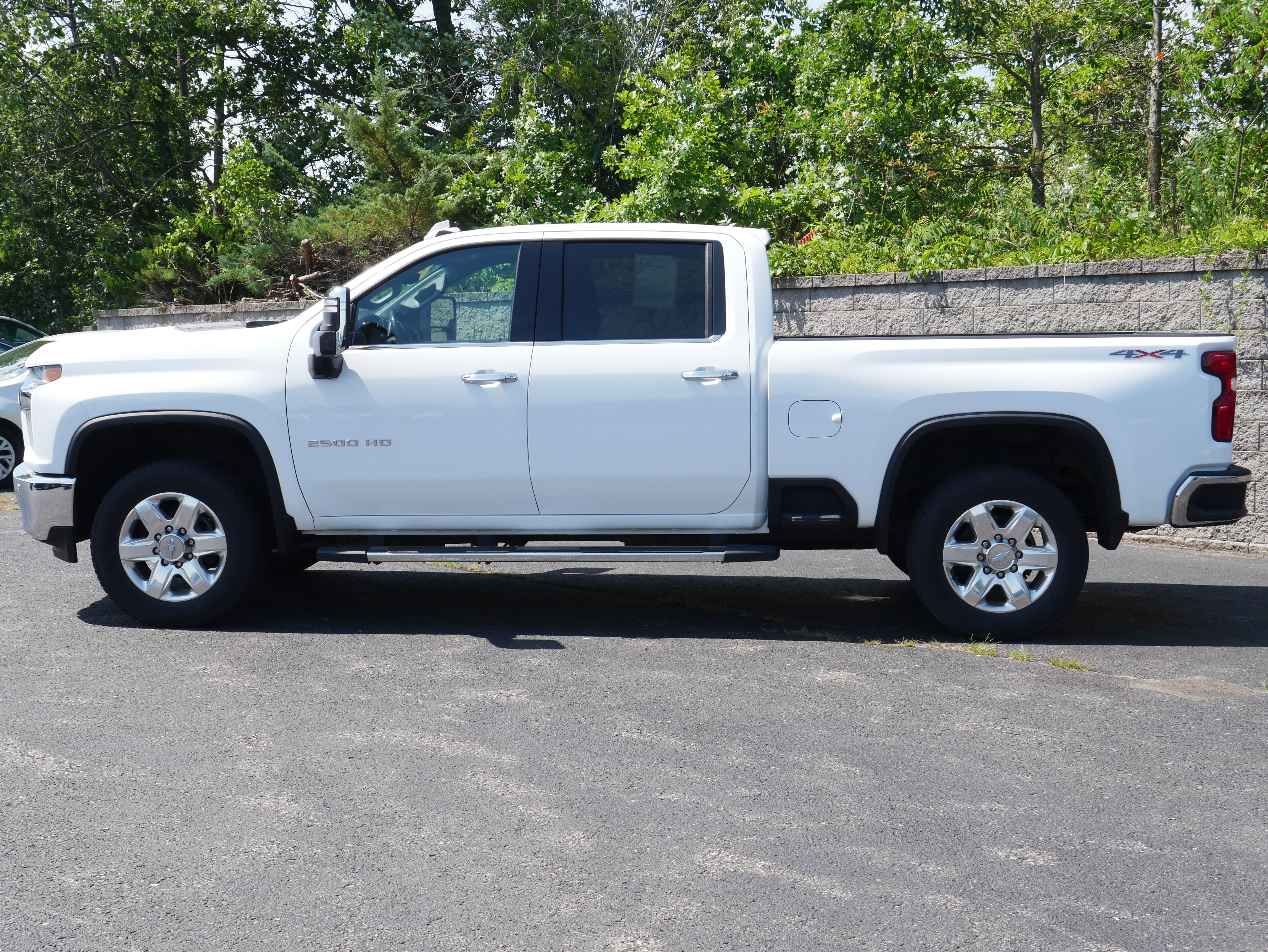 Certified 2020 Chevrolet Silverado 2500 LTZ w/ LTZ Premium Package AWD/4WD image 3