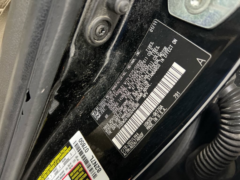 Used 2011 Toyota Sequoia Platinum AWD/4WD image 30