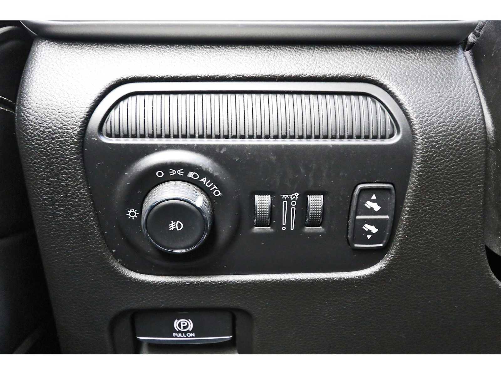 Used 2022 Jeep Wagoneer Series III w/ Flexible Seating Group image 20