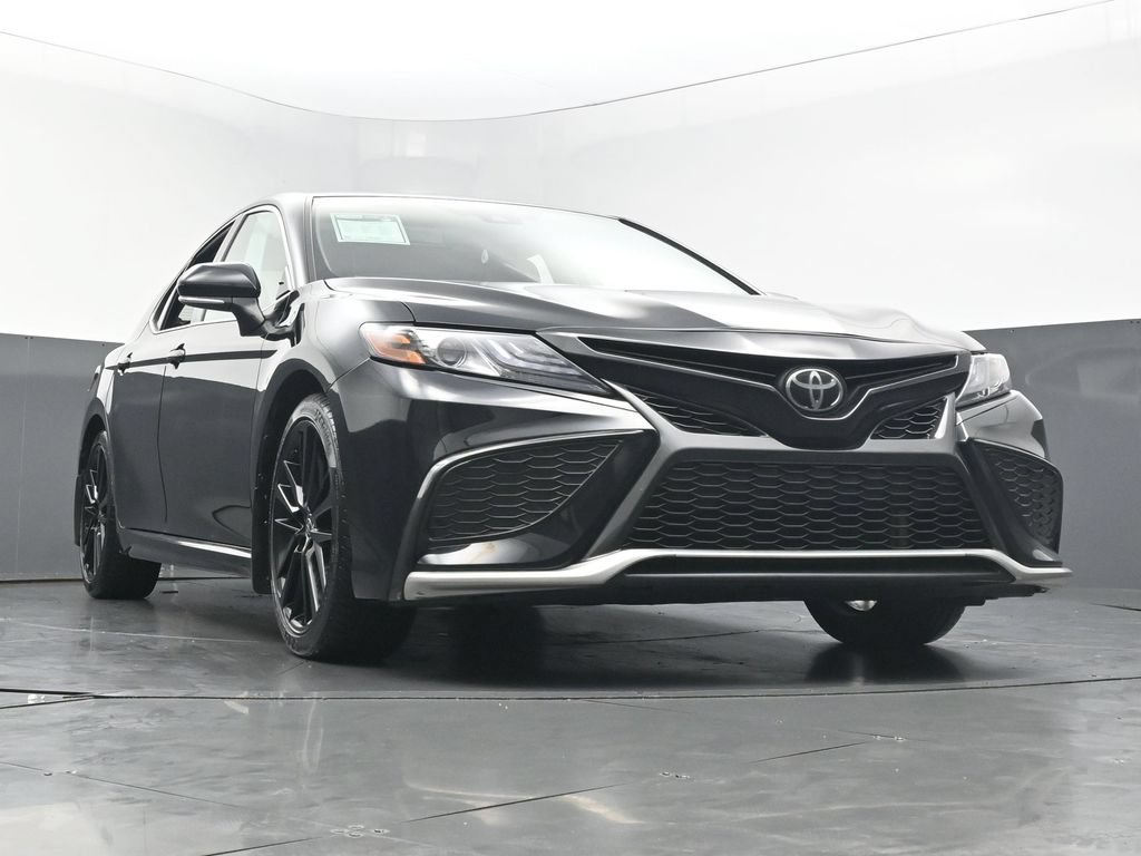 Used 2022 Toyota Camry XSE FWD image 43
