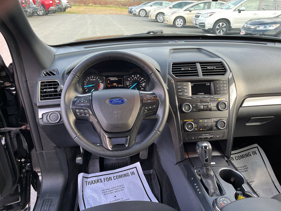 Used 2018 Ford Explorer XLT image 8